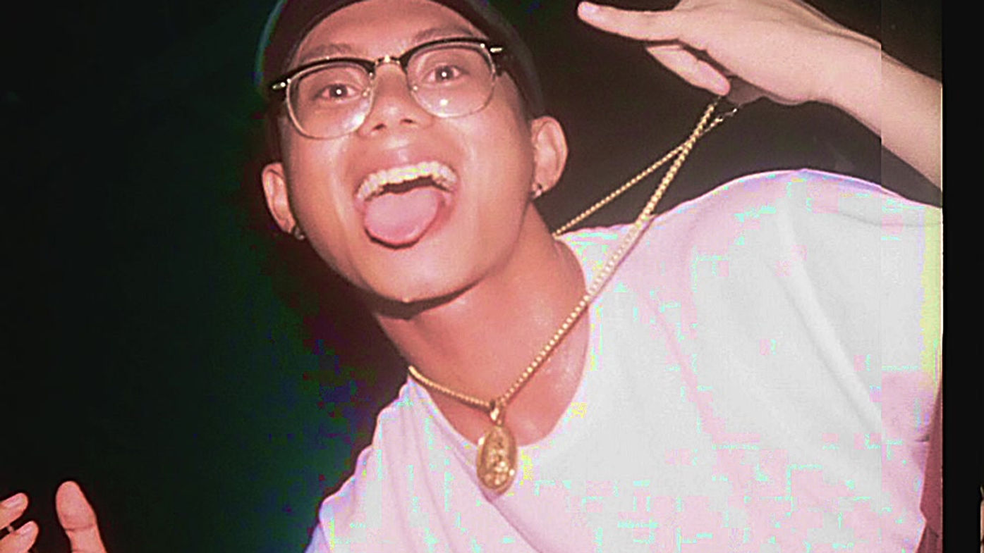 Nishika Chain Guy_L